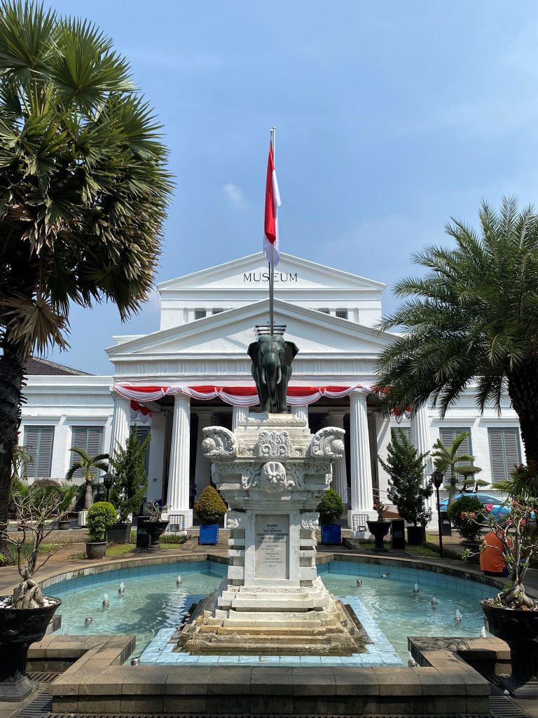 【ジャカルタ観光】インドネシアの秘宝？！国立美術館に潜入！